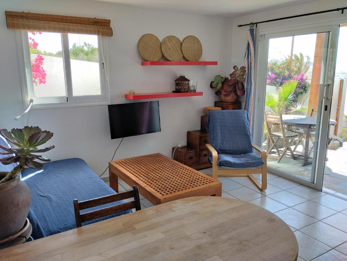 Beautiful Small Bungalow, Amazing Views And Garden 파마라 외부 사진