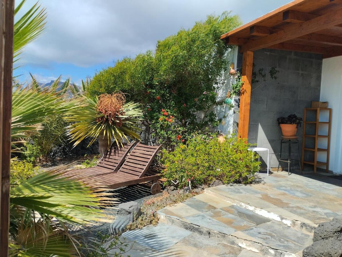 Beautiful Small Bungalow, Amazing Views And Garden 파마라 외부 사진