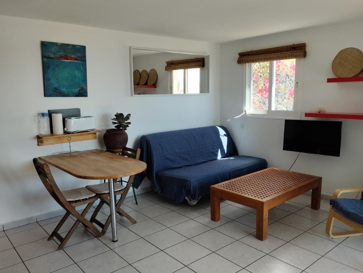 Beautiful Small Bungalow, Amazing Views And Garden 파마라 외부 사진