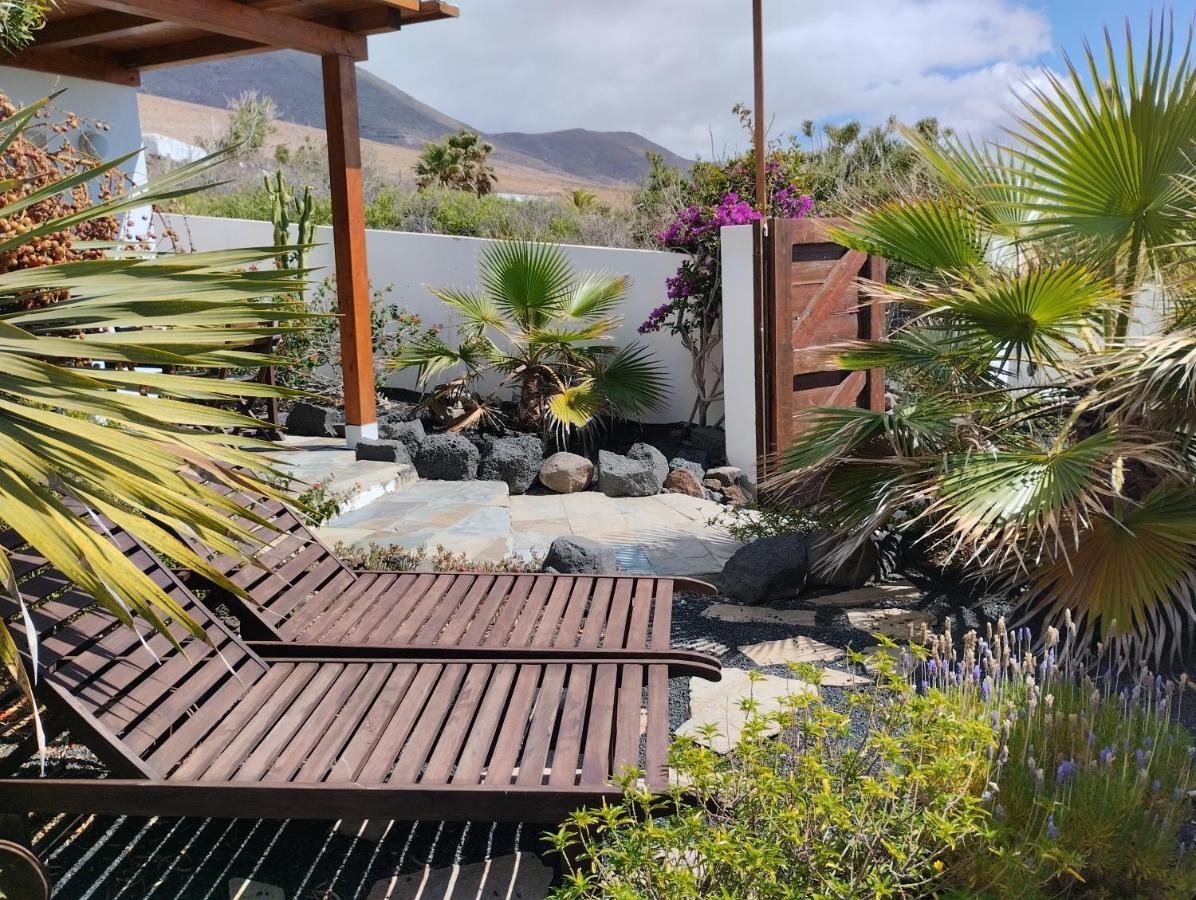 Beautiful Small Bungalow, Amazing Views And Garden 파마라 외부 사진